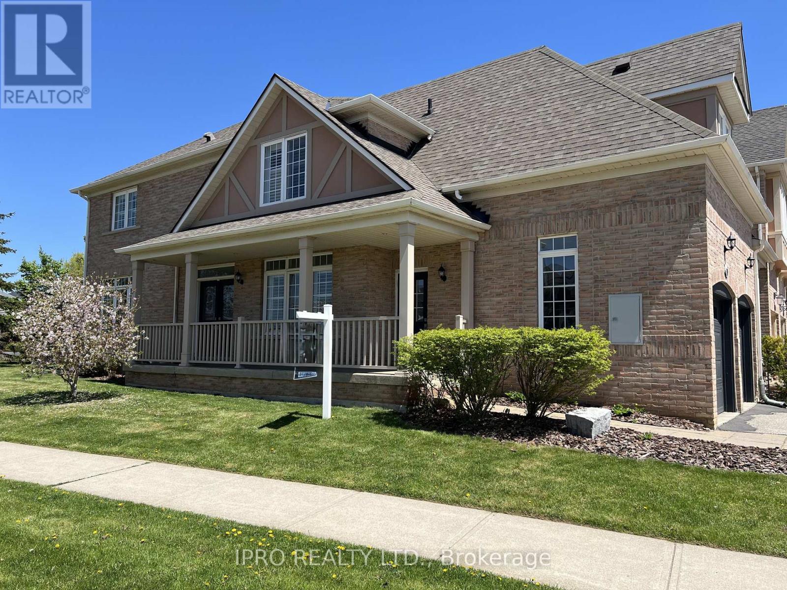 Property at 18 - 2295 ROCHESTER CIRCLE image 2