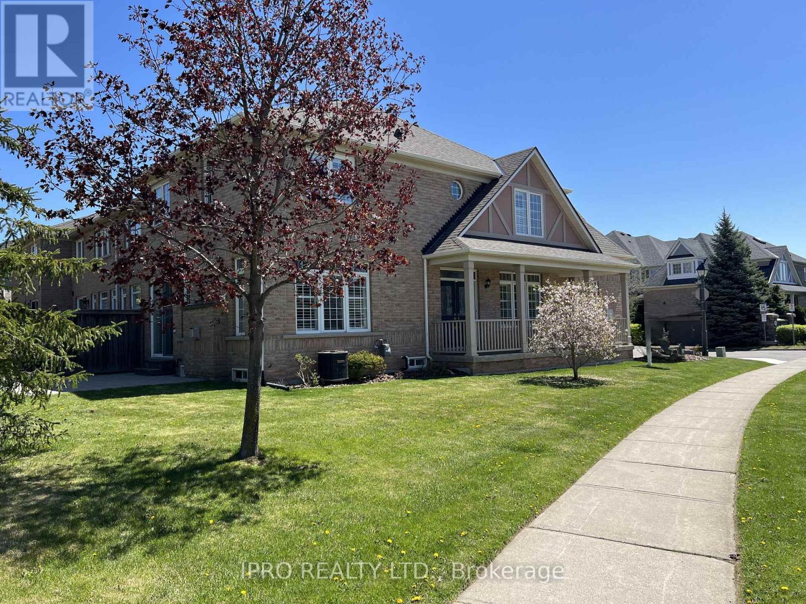 Property at 18 - 2295 ROCHESTER CIRCLE image 4