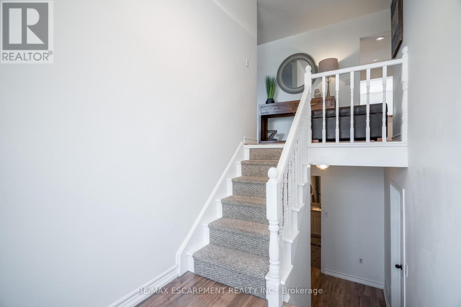 Property at 34 PALM COURT image 4