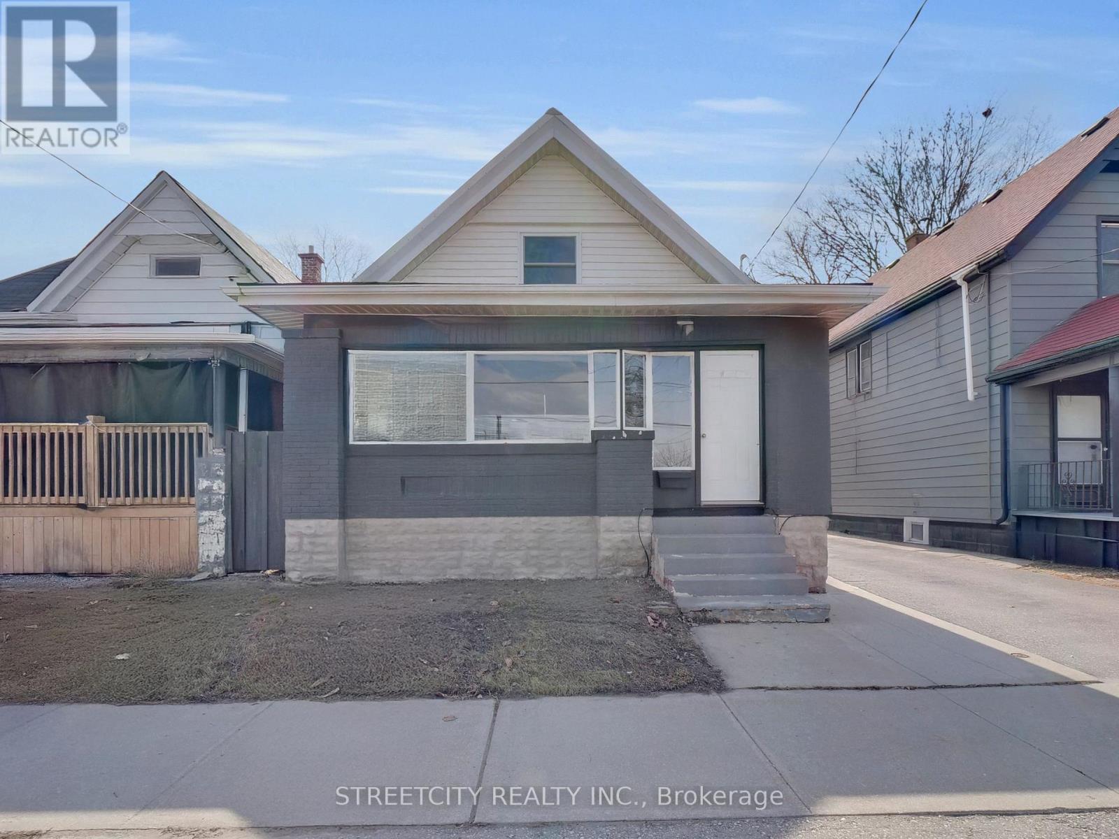 Property at 1081 FLORENCE STREET image 3