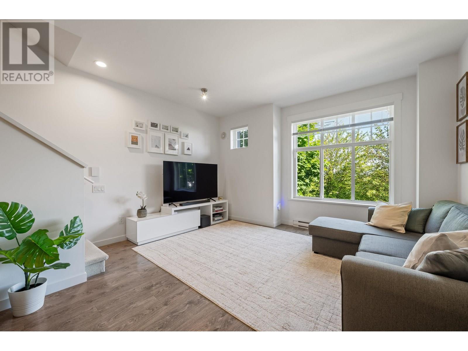 Property at 8 1320 RILEY STREET image 3