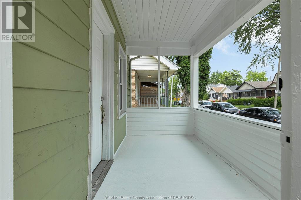 Property at 379 Josephine AVENUE image 2