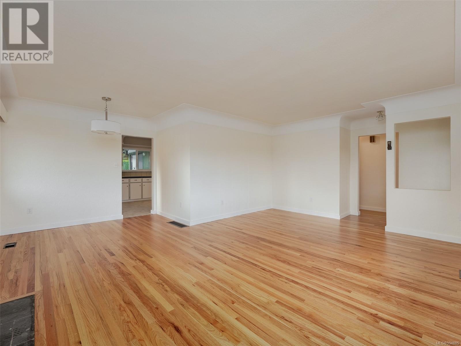 Property at 1005 Lodge Ave image 4