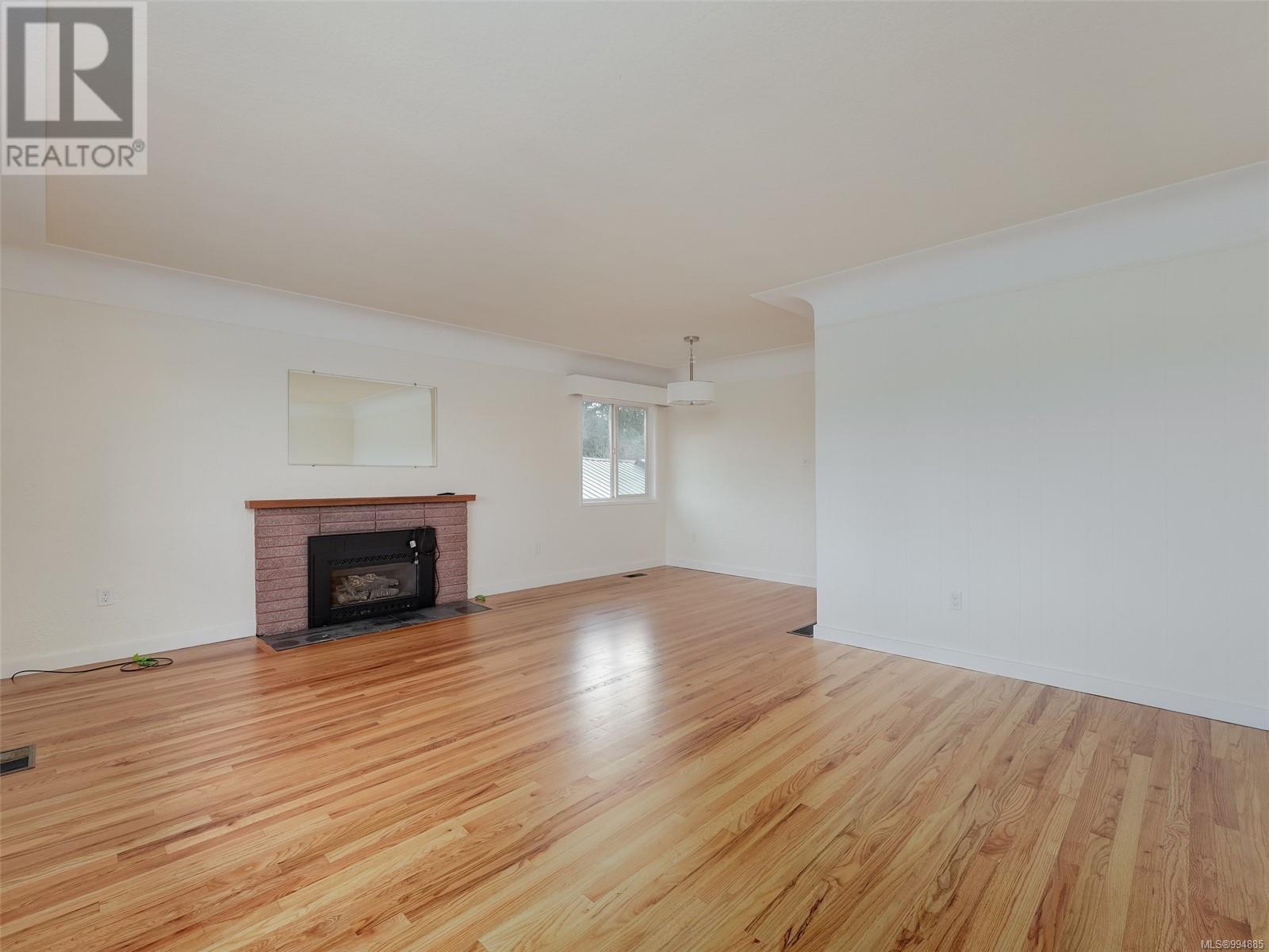 Property at 1005 Lodge Ave image 3