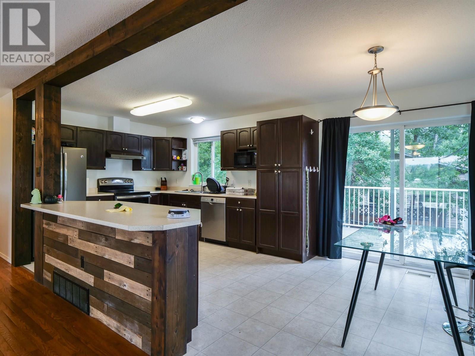 Property at 700 NADEAU STREET image 2