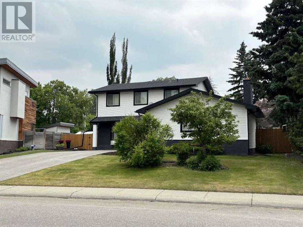 Property at 152 Lake Linnet Close SE image 2