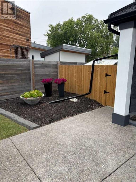 Property at 152 Lake Linnet Close SE image 4