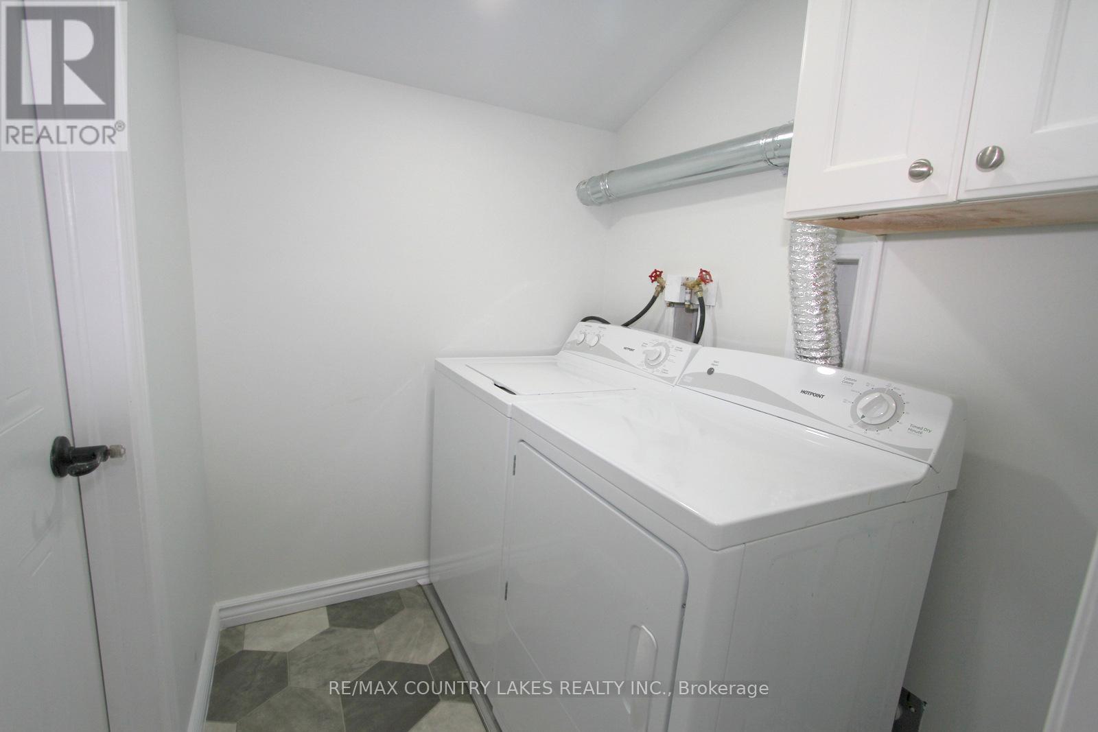 18 John Street, Kawartha Lakes, Ontario  K0M 2B0 - Photo 12 - X12223265