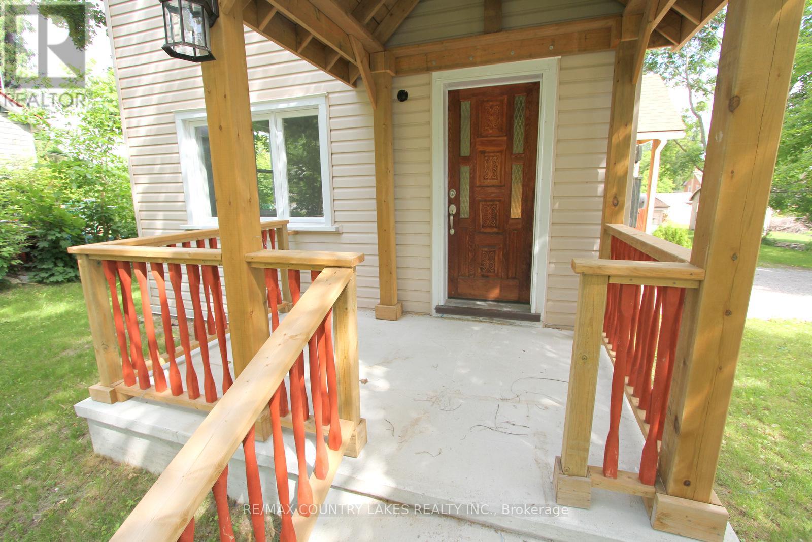 18 John Street, Kawartha Lakes, Ontario  K0M 2B0 - Photo 29 - X12223265