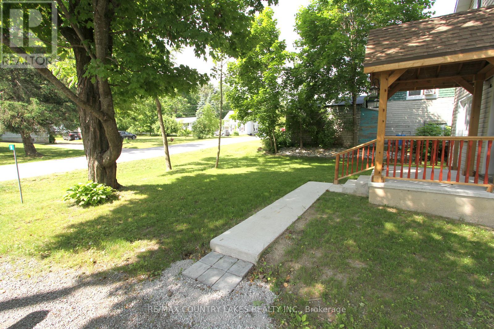 18 John Street, Kawartha Lakes, Ontario  K0M 2B0 - Photo 28 - X12223265