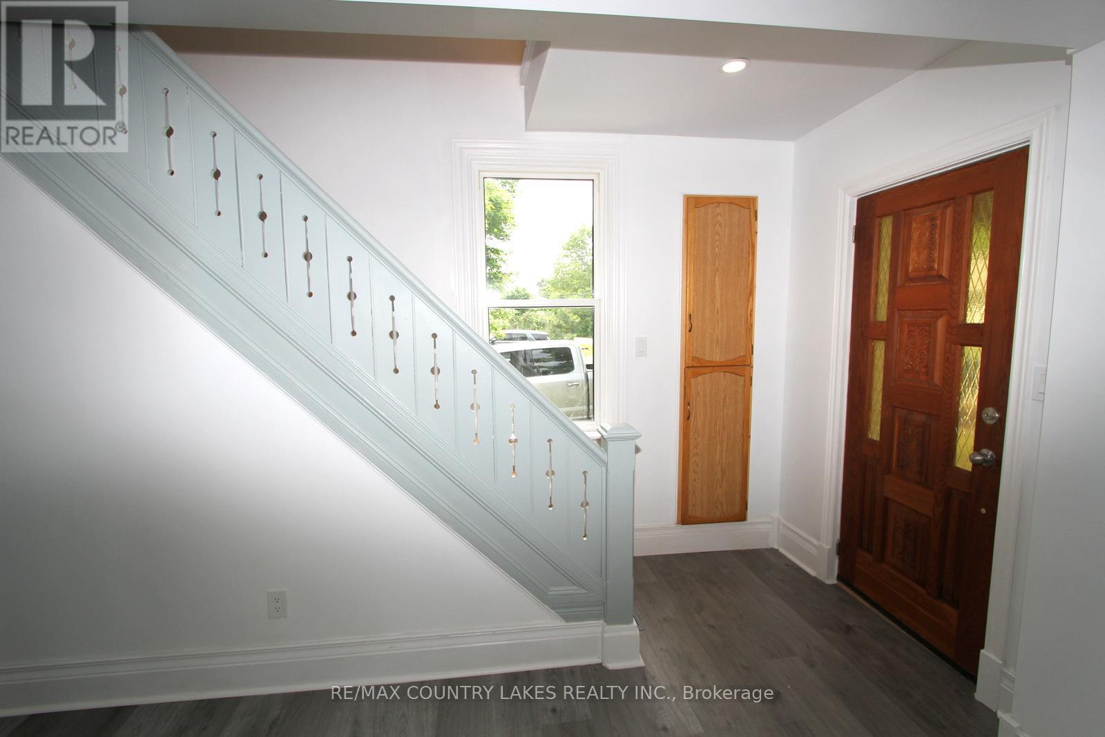 18 John Street, Kawartha Lakes, Ontario  K0M 2B0 - Photo 17 - X12223265