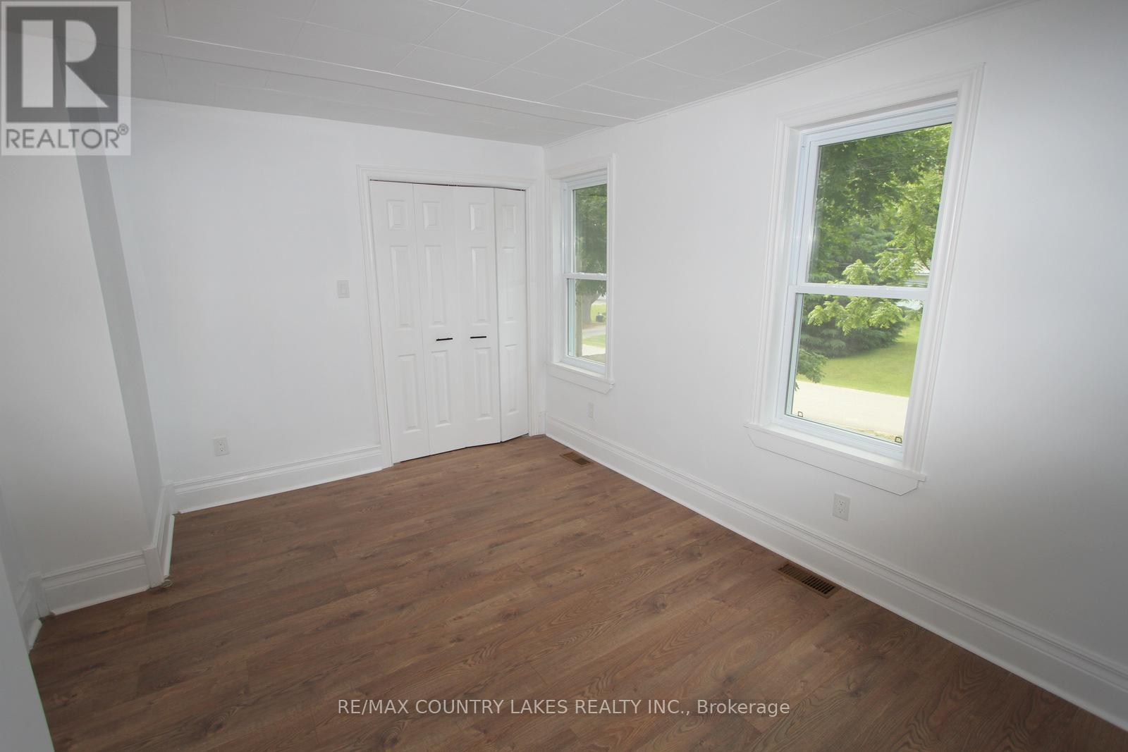 18 John Street, Kawartha Lakes, Ontario  K0M 2B0 - Photo 19 - X12223265