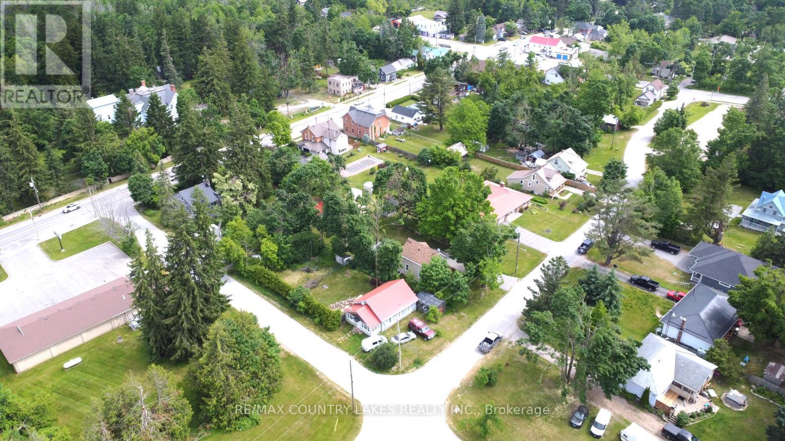 18 John Street, Kawartha Lakes, Ontario  K0M 2B0 - Photo 36 - X12223265