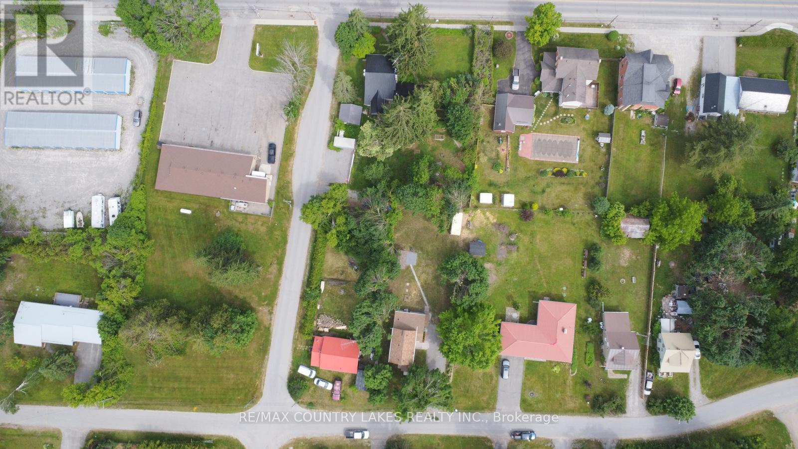 18 John Street, Kawartha Lakes, Ontario  K0M 2B0 - Photo 37 - X12223265