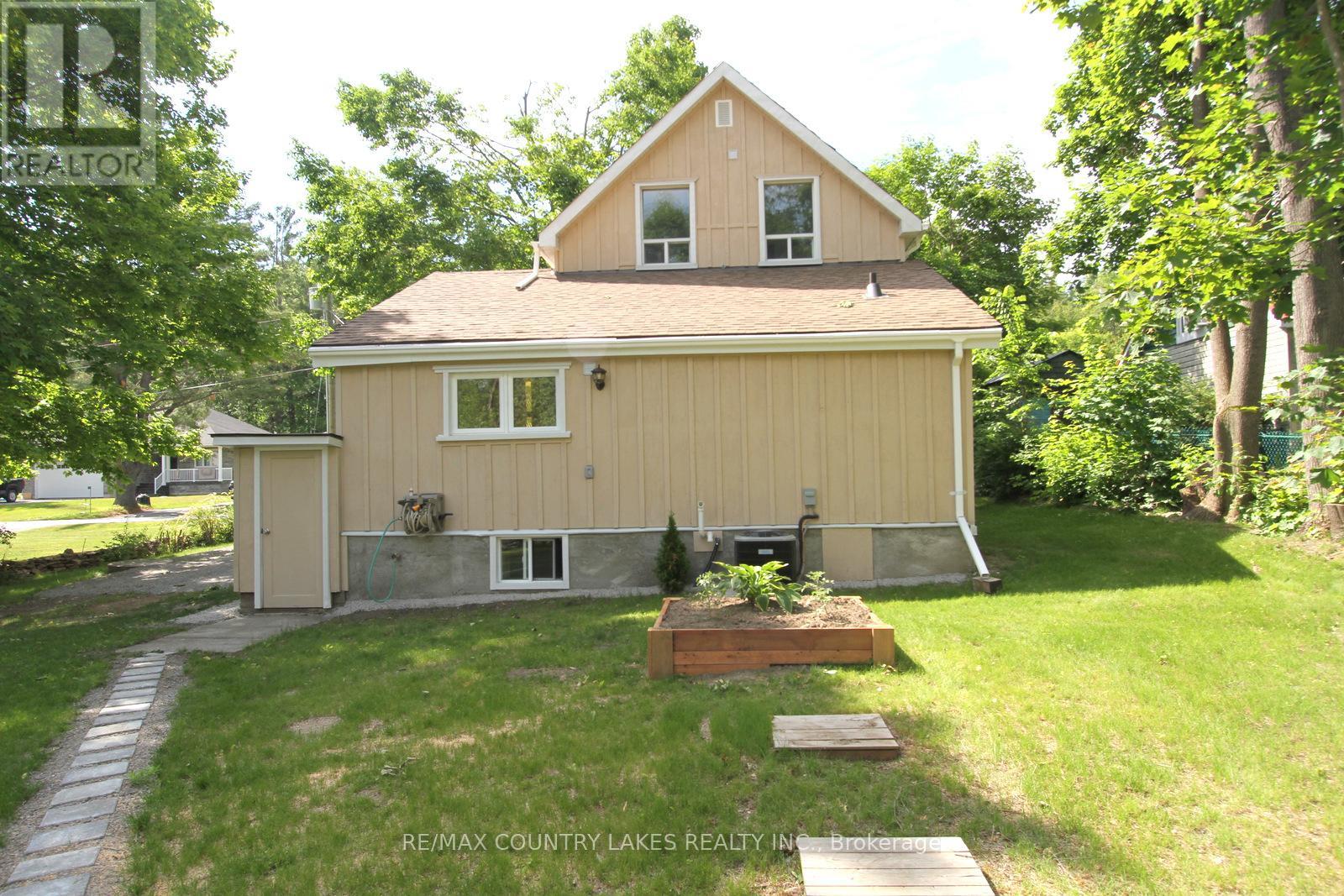 18 John Street, Kawartha Lakes, Ontario  K0M 2B0 - Photo 5 - X12223265