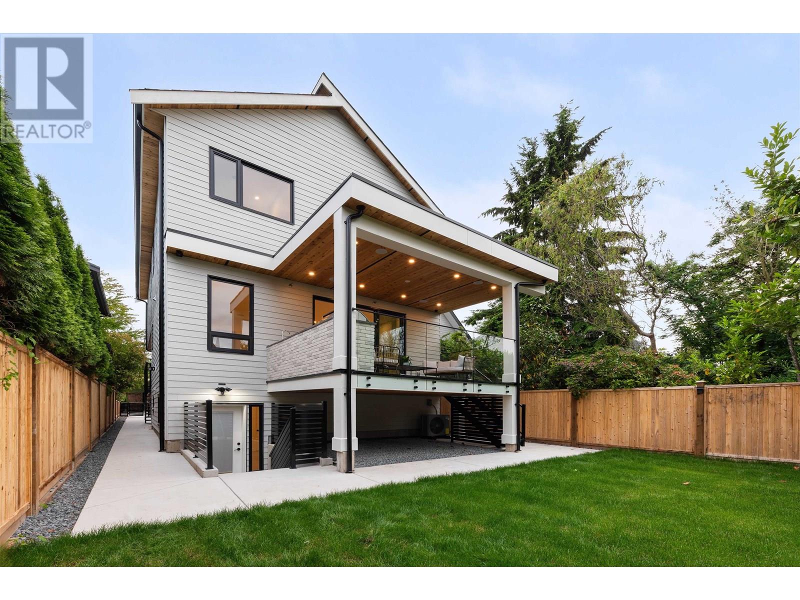 2 65 E KING EDWARD AVENUE, vancouver, British Columbia V5V2B8