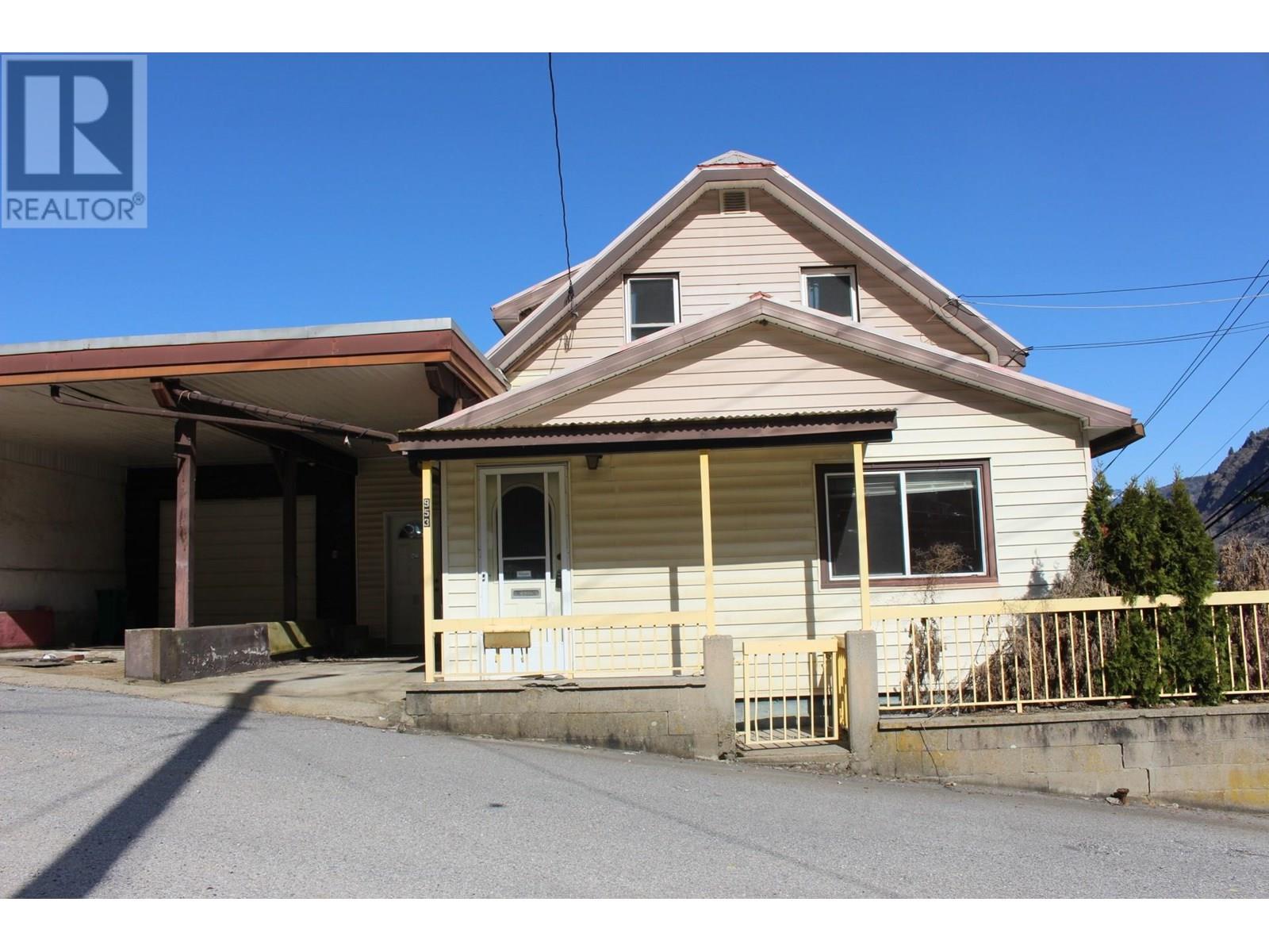 Property at 953 Aspen Street image 2