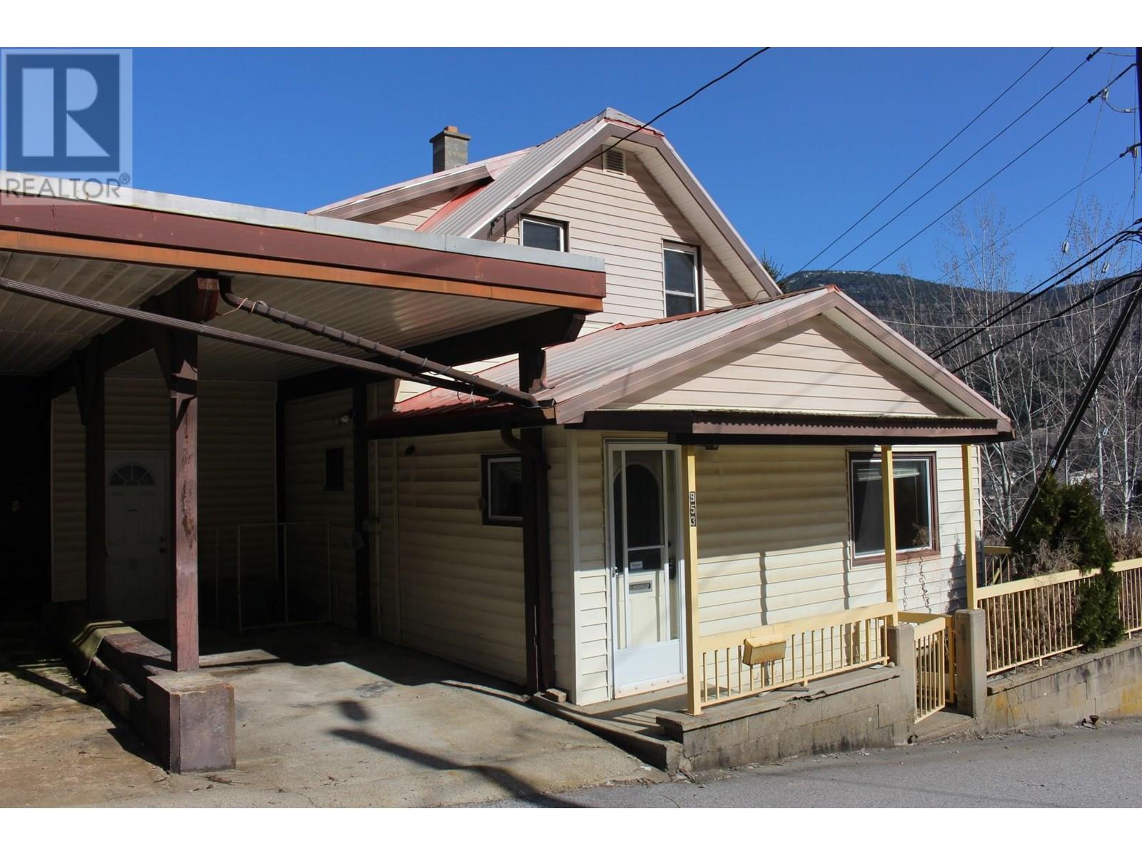 Property at 953 Aspen Street image 5