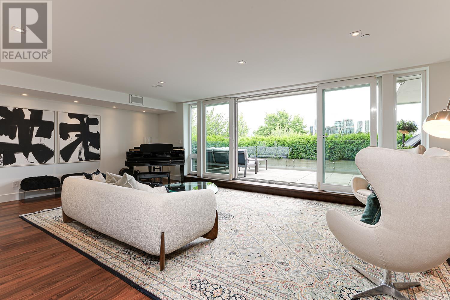 101 977 W 8TH AVENUE, vancouver, British Columbia V5Z1E4