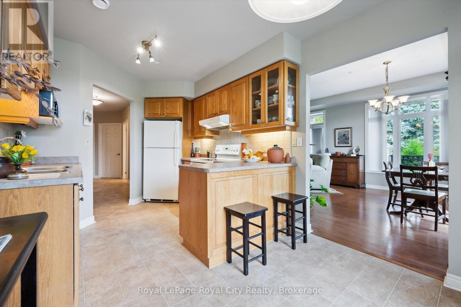 112 - 71 Bayberry Drive, Guelph (Village By The Arboretum), Ontario  N1G 5K9 - Photo 35 - X12224982