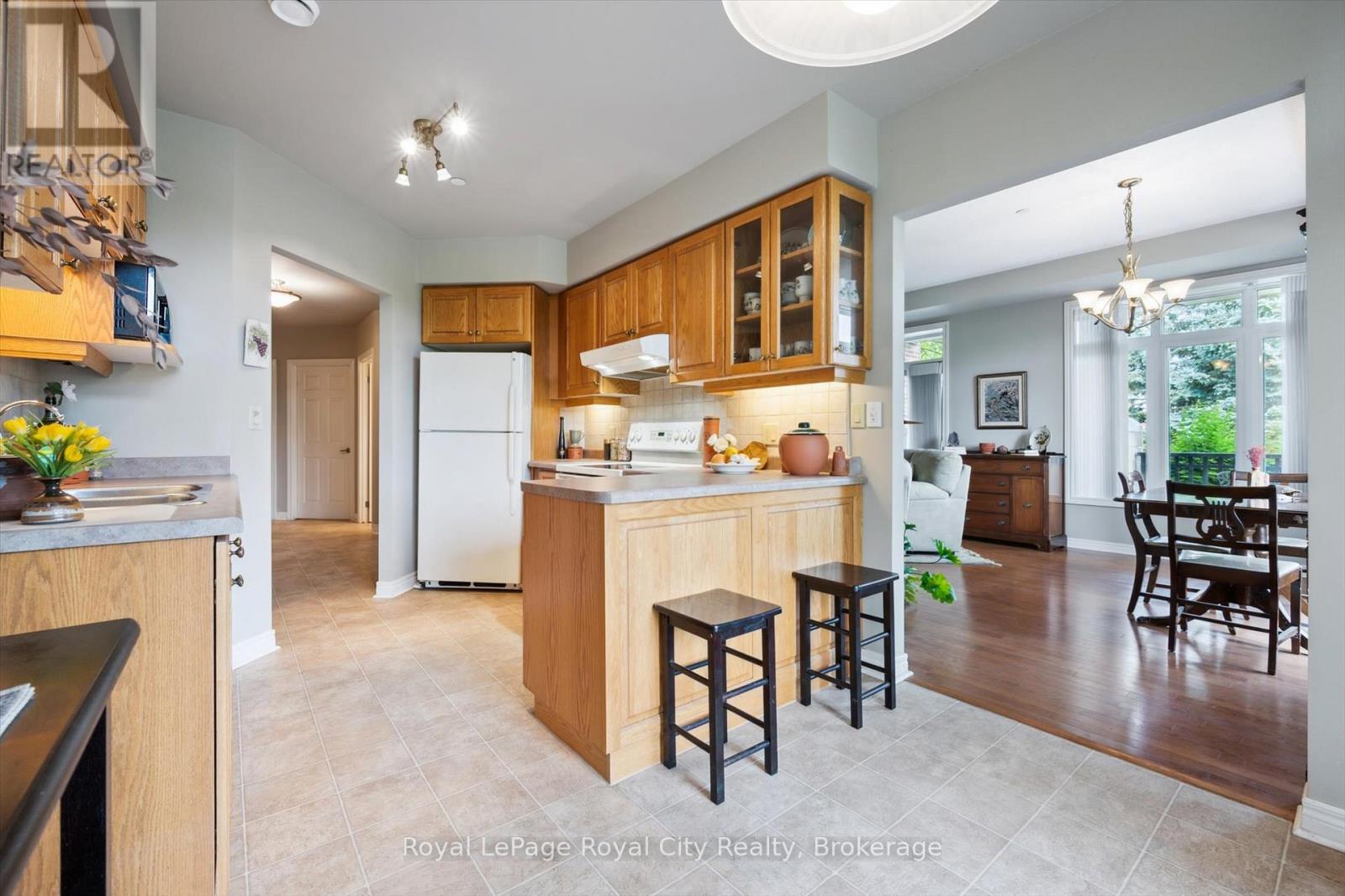 112 - 71 Bayberry Drive, Guelph (Village By The Arboretum), Ontario  N1G 5K9 - Photo 36 - X12224982