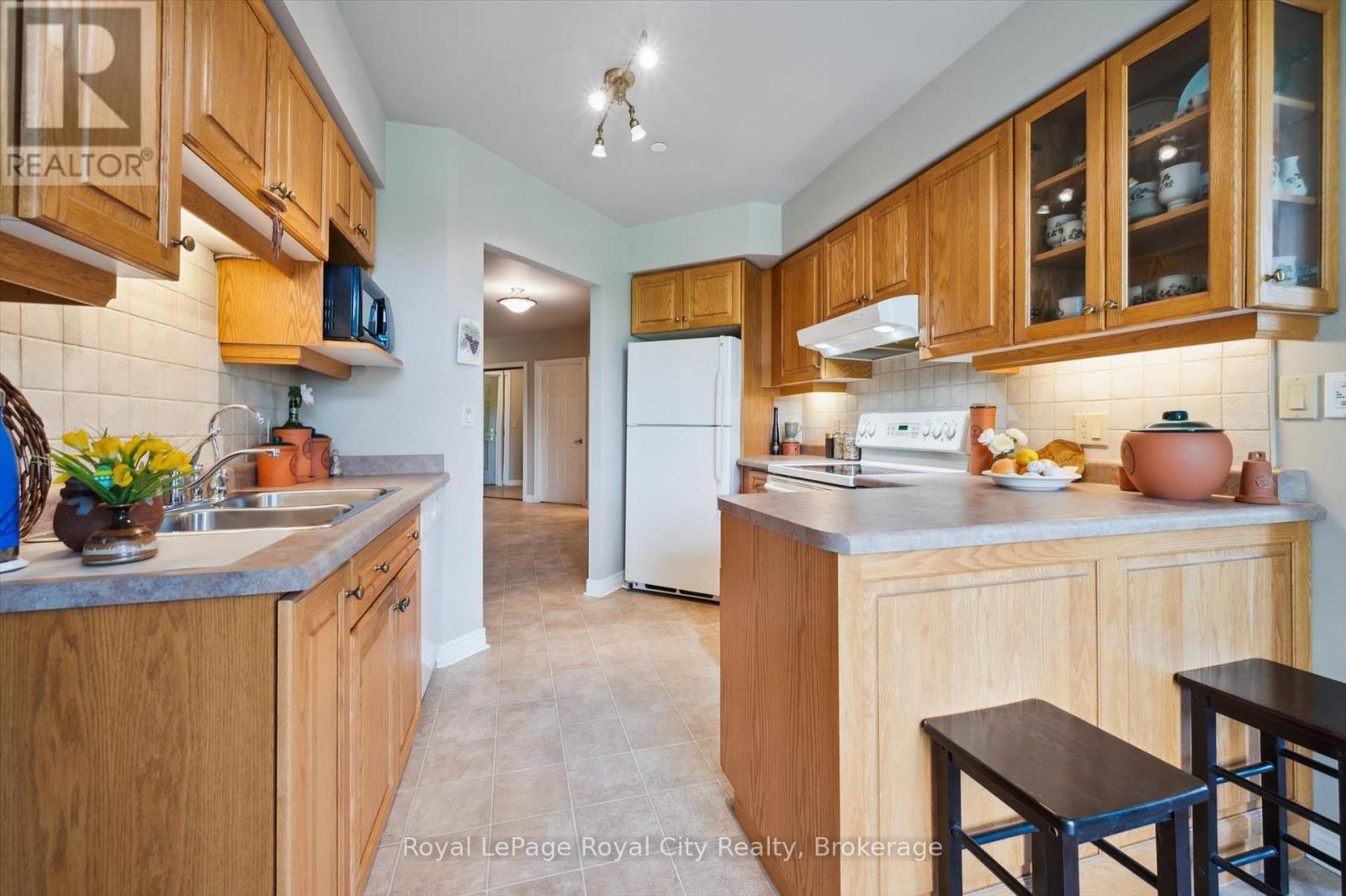 112 - 71 Bayberry Drive, Guelph (Village By The Arboretum), Ontario  N1G 5K9 - Photo 37 - X12224982