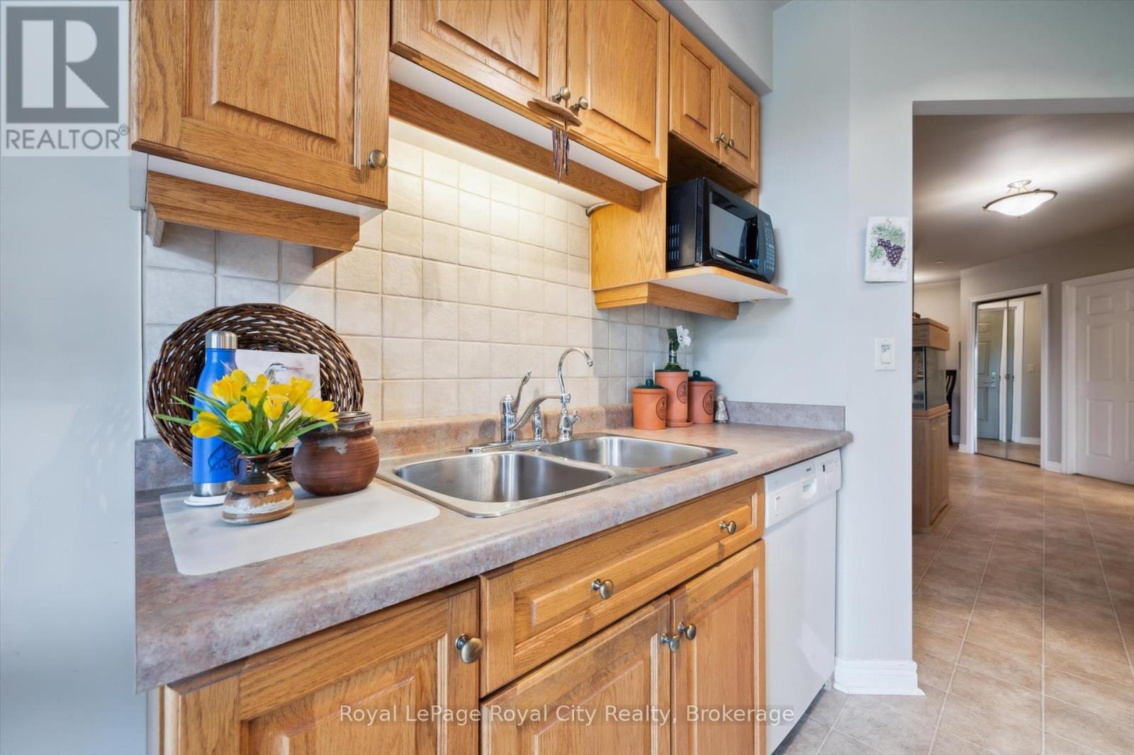 112 - 71 Bayberry Drive, Guelph (Village By The Arboretum), Ontario  N1G 5K9 - Photo 39 - X12224982