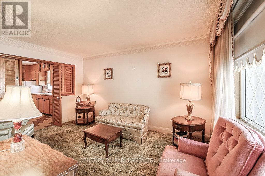 Property at 1107 GREENWOOD AVENUE image 2