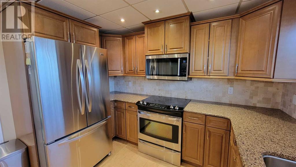 Property at 1410 53 Street image 3