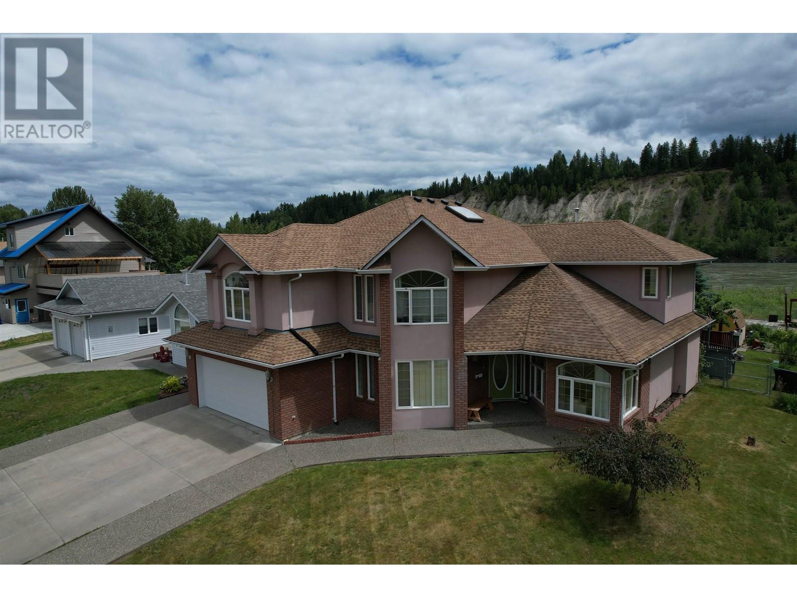 Property at 894 ROLPH STREET image 1