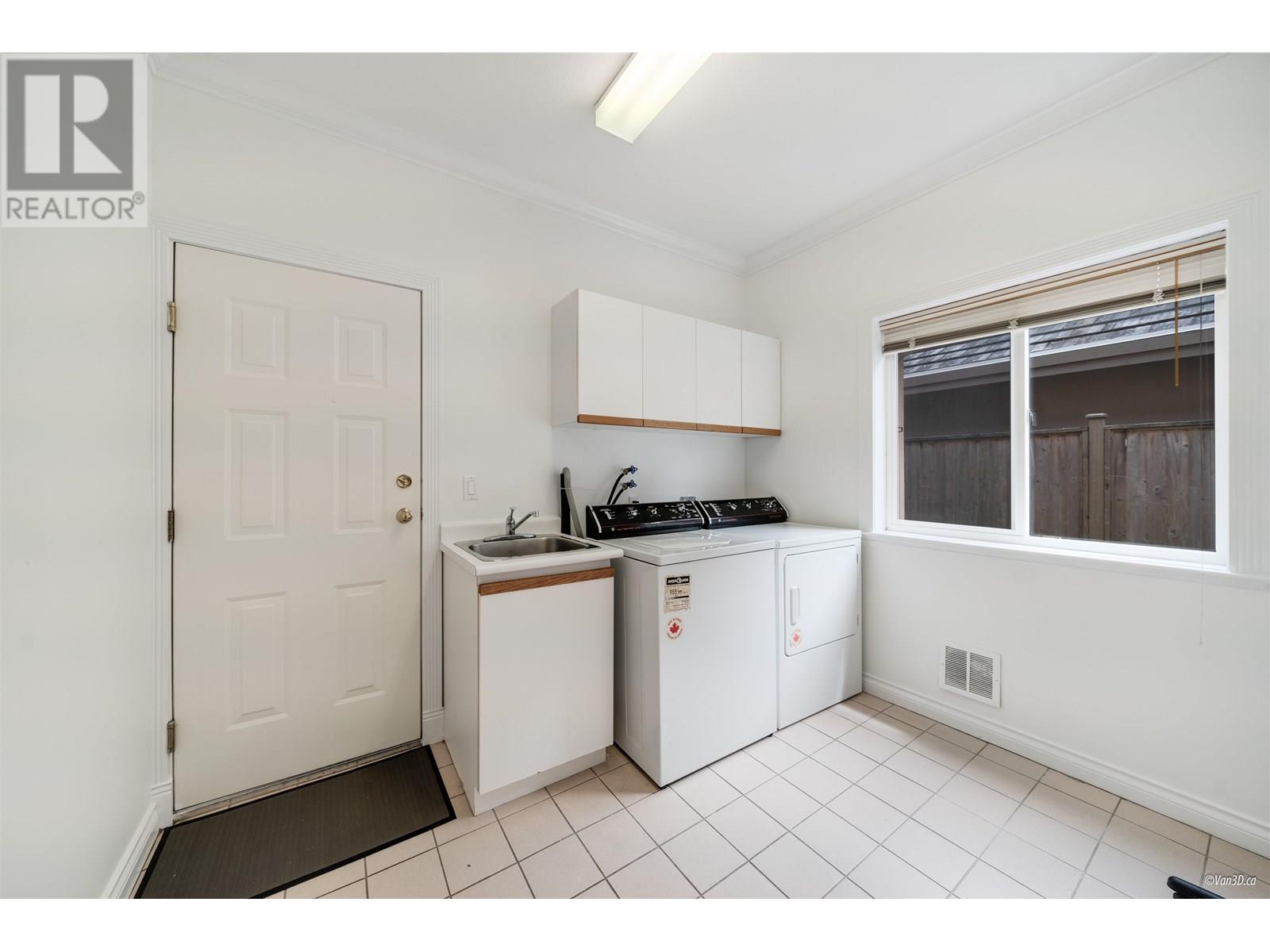 8200 Bowcock Road, Richmond, British Columbia  V6Y 1C2 - Photo 31 - R3016162