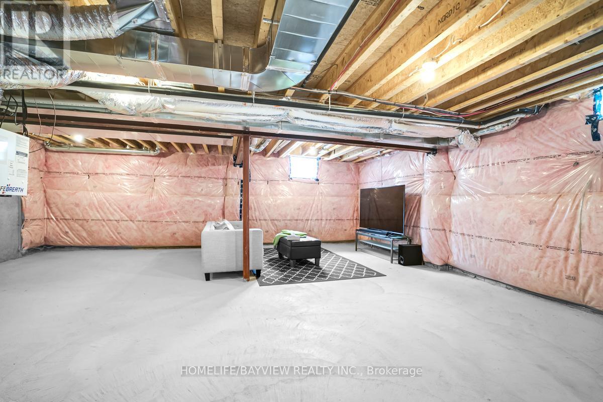 52 Bluestone Crescent, Brampton (Sandringham-Wellington), Ontario  L6R 4B8 - Photo 38 - W12224986