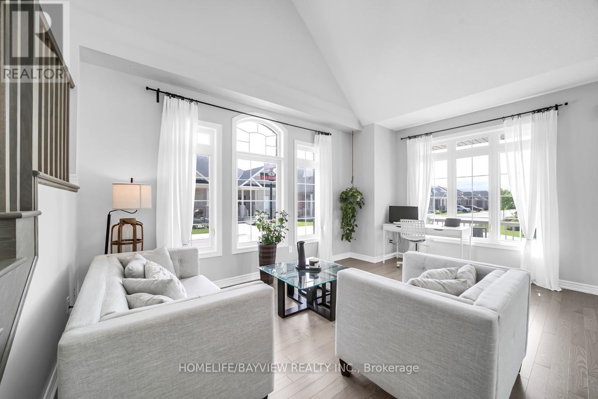 52 Bluestone Crescent, Brampton (Sandringham-Wellington), Ontario  L6R 4B8 - Photo 9 - W12224986