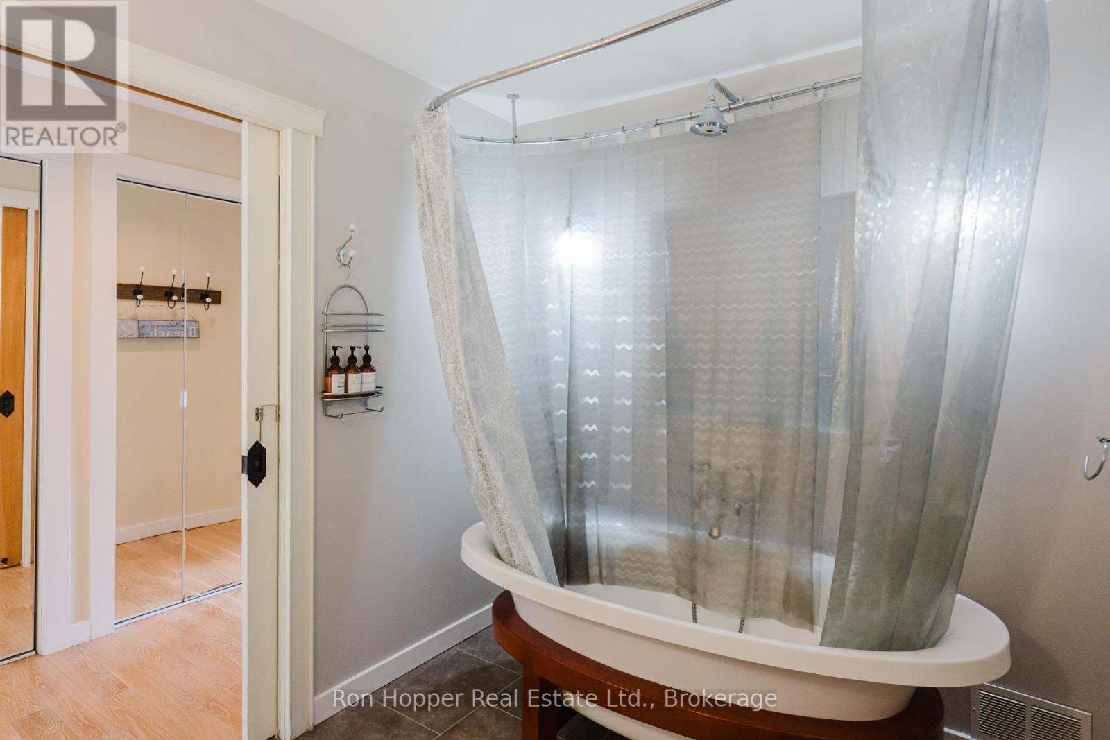 31 Richardson Road, Kincardine, Ontario  N0H 2C5 - Photo 24 - X12164299