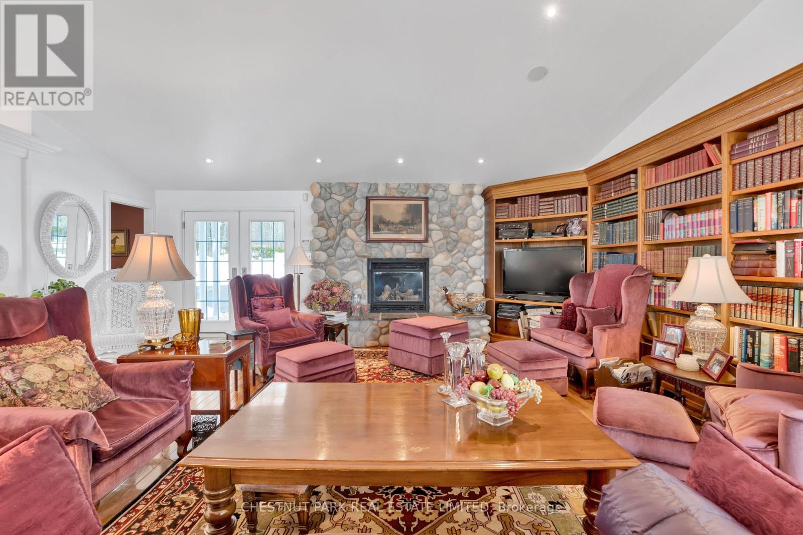 35 Riverview Drive, Front Of Leeds & Seeleys Bay, Ontario  K0E 1V0 - Photo 11 - X12225018