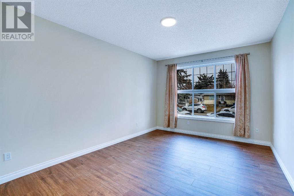 Property at 2035 41 Street SE image 5