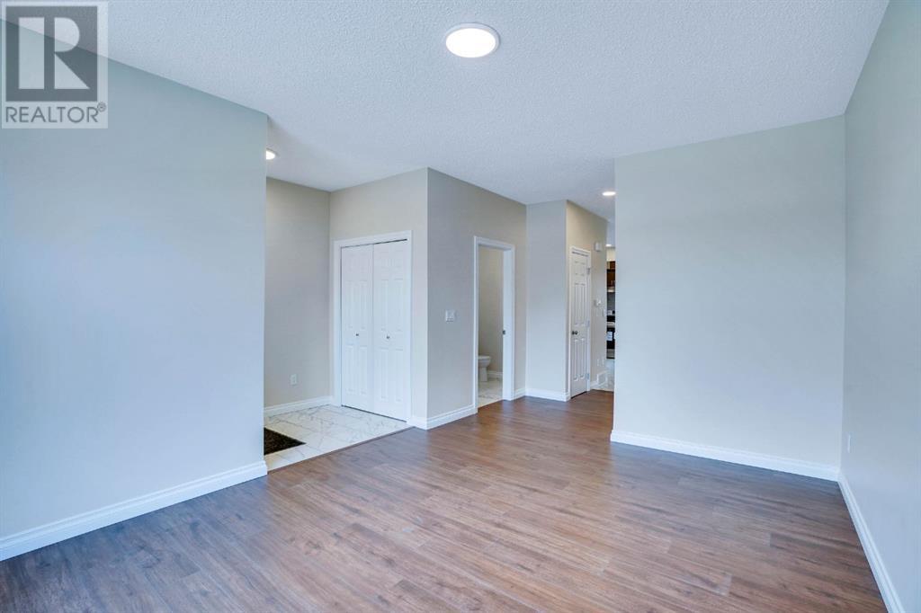 Property at 2035 41 Street SE image 3