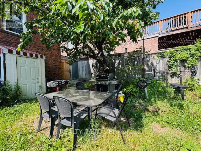 2 - 9 Donald Avenue, Toronto, Ontario  M6M 1J7 - Photo 18 - W12225022