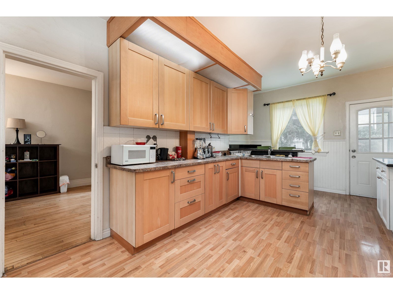 Property at 11406 66 ST NW image 3