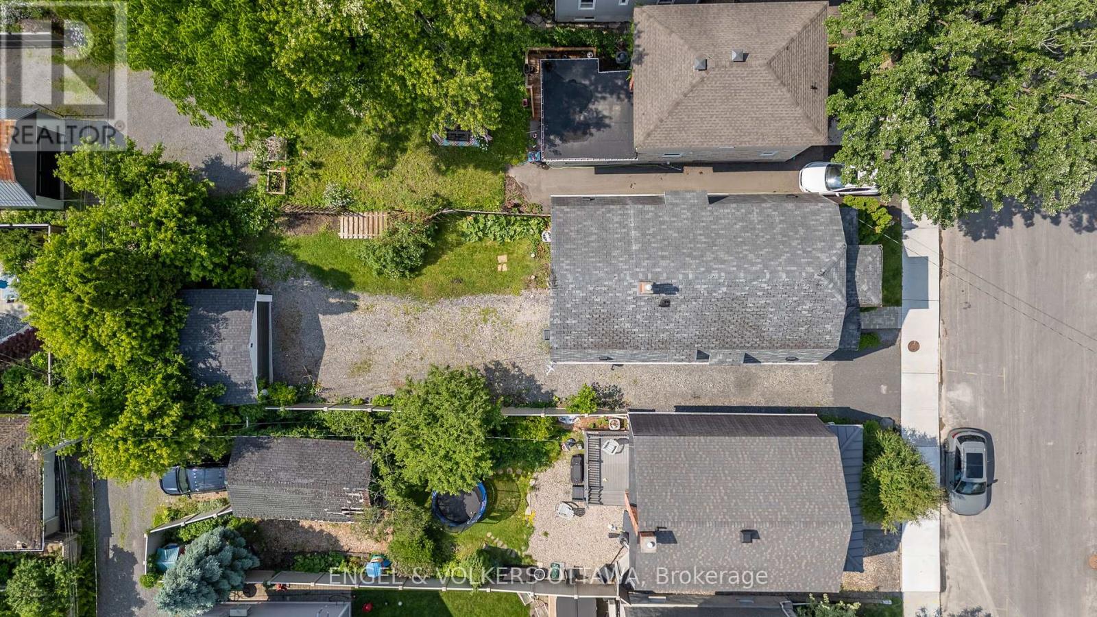 Property at 76 HURON AVENUE N image 4