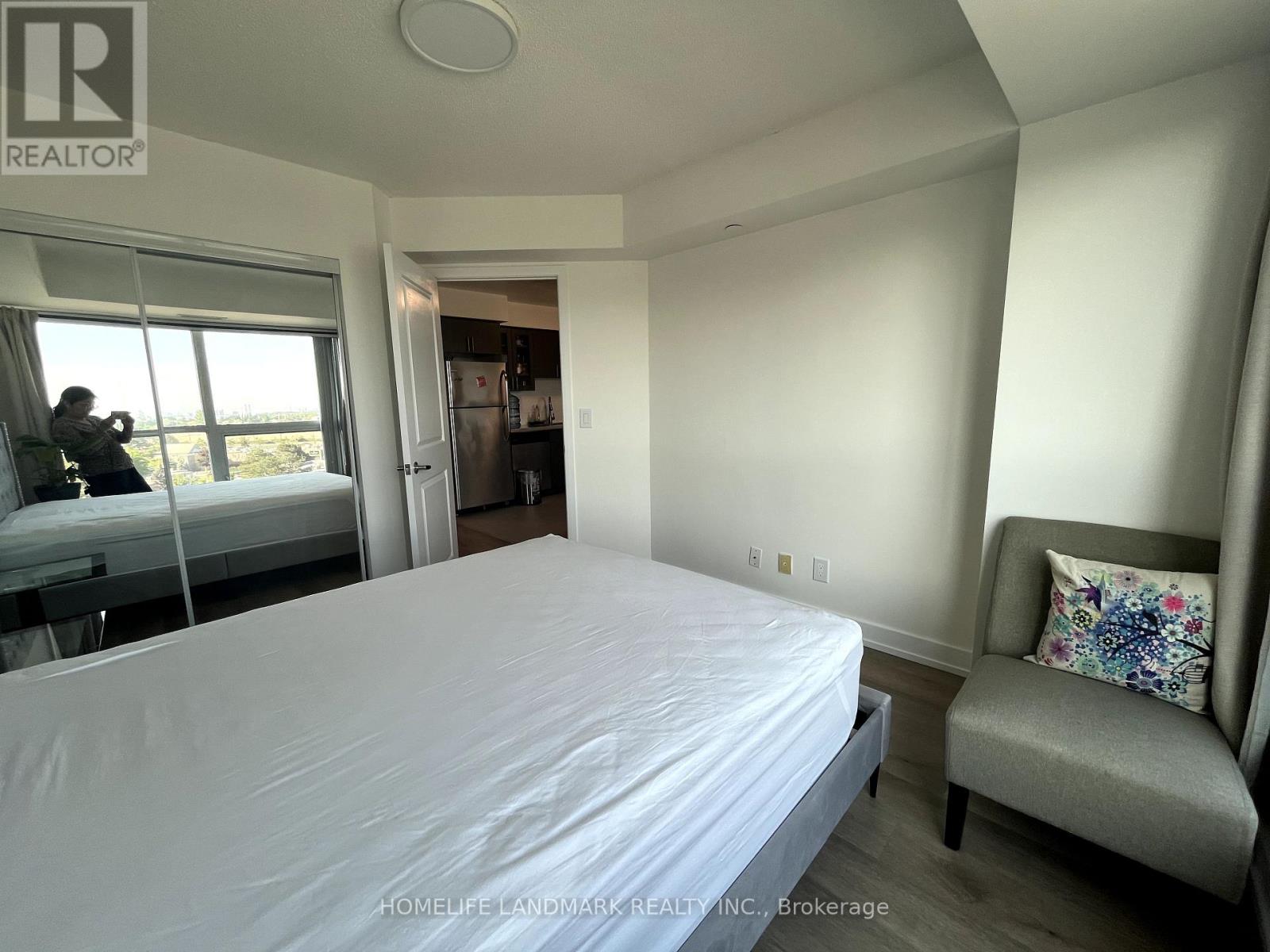 714 - 75 Norman Bethune Avenue, Richmond Hill (Beaver Creek Business Park), Ontario  L4B 0B6 - Photo 14 - N12225112