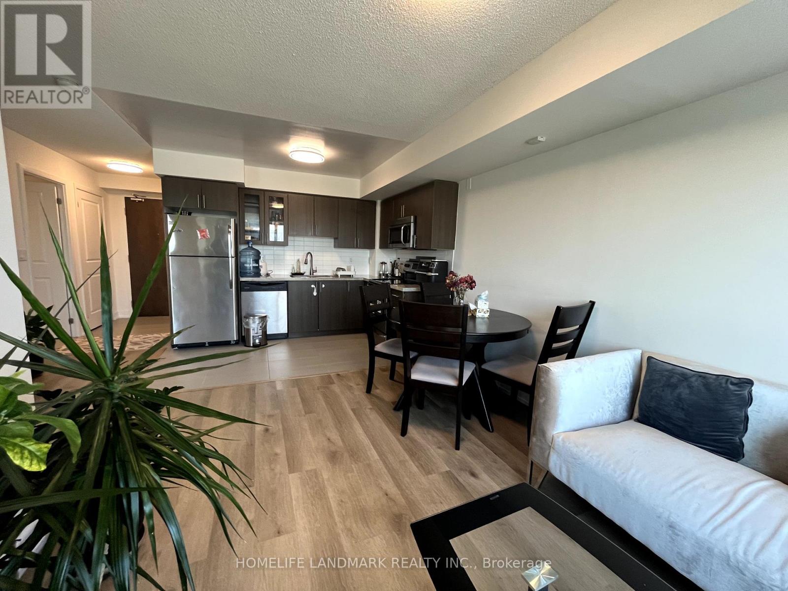 714 - 75 Norman Bethune Avenue, Richmond Hill (Beaver Creek Business Park), Ontario  L4B 0B6 - Photo 18 - N12225112
