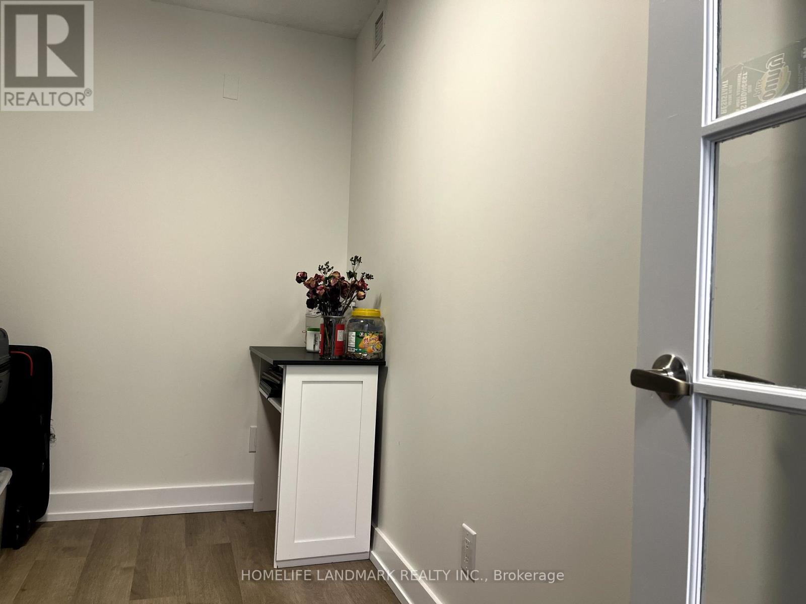 714 - 75 Norman Bethune Avenue, Richmond Hill (Beaver Creek Business Park), Ontario  L4B 0B6 - Photo 22 - N12225112