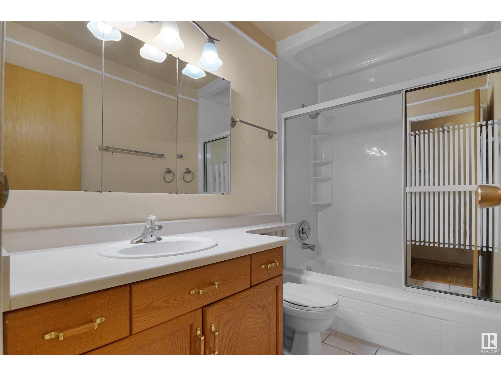 Property at 6723 40 AV NW image 1
