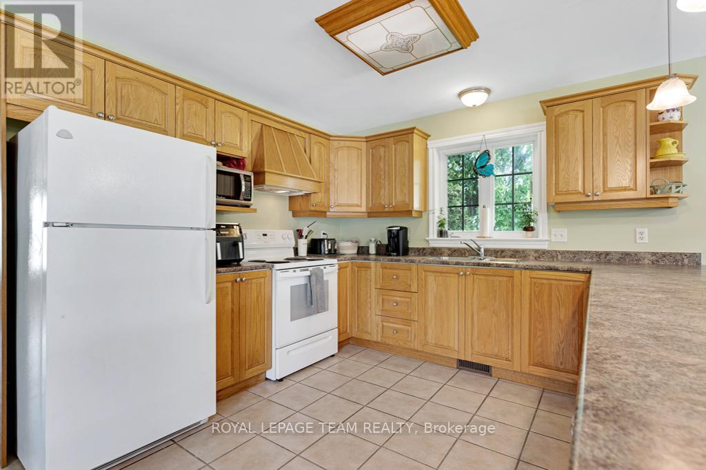 6116 Hurley Road, Edwardsburgh/cardinal, Ontario  K0E 1X0 - Photo 16 - X12225122