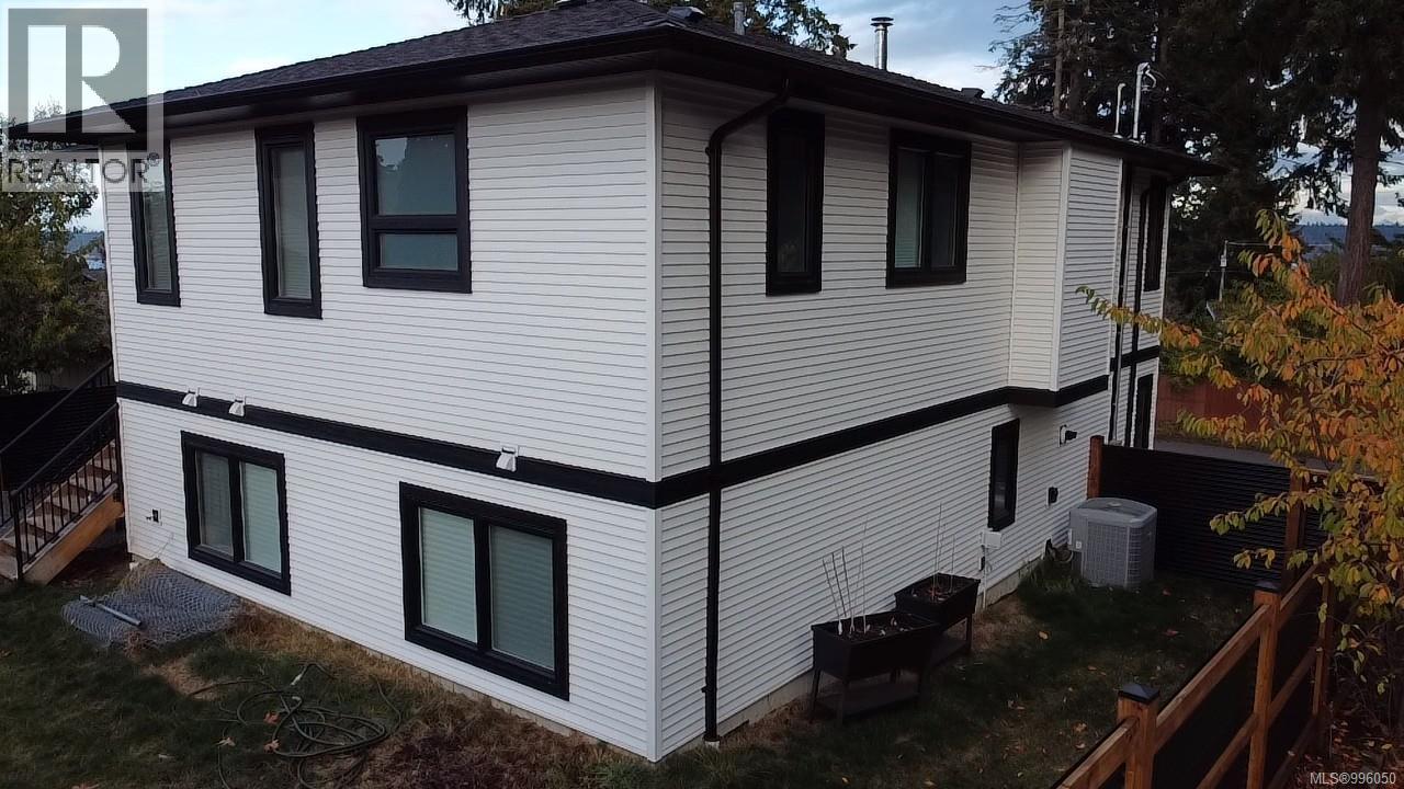 Property at 260 5th Ave image 3