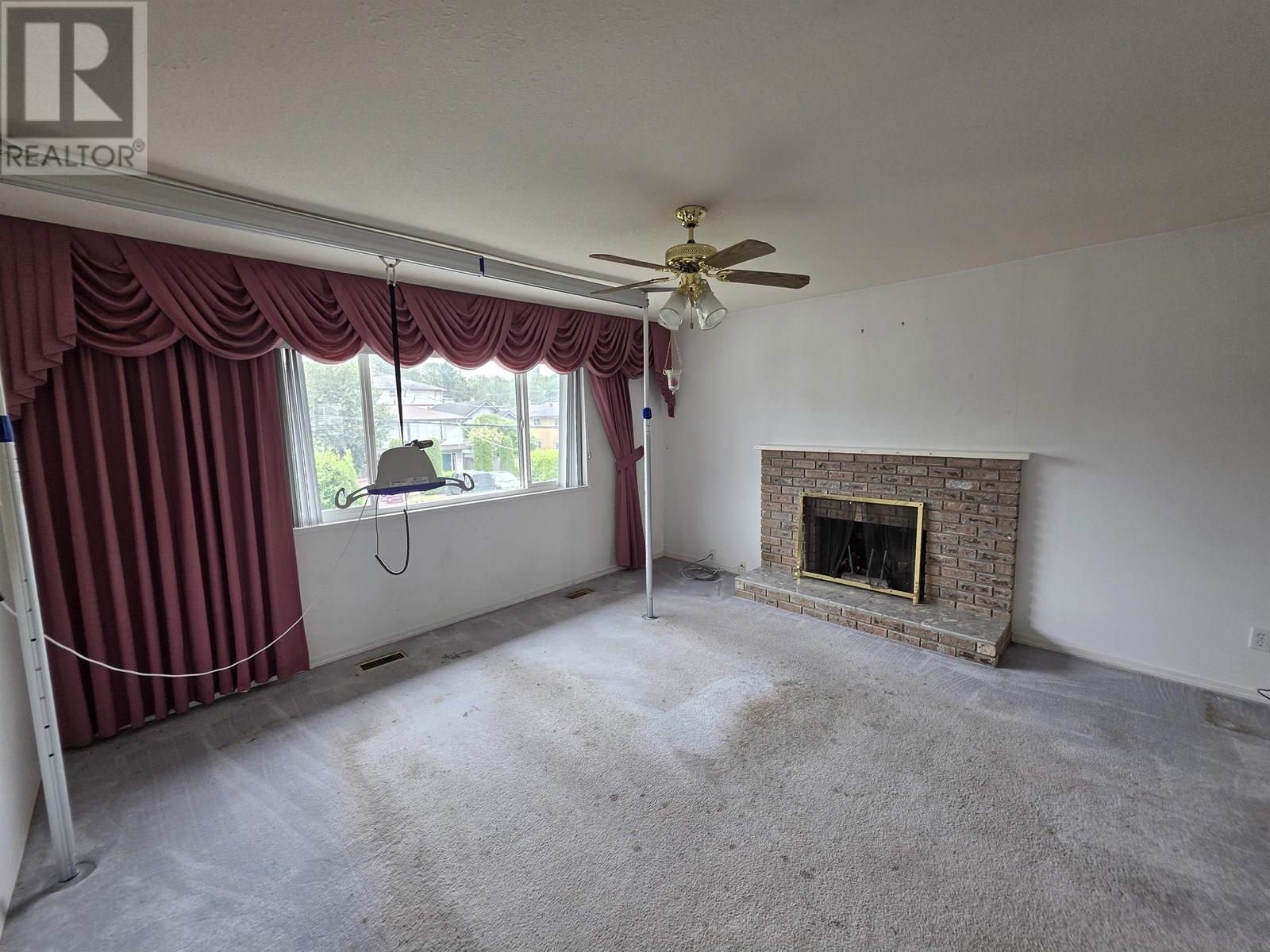 Property at 3141 JERVIS STREET image 2