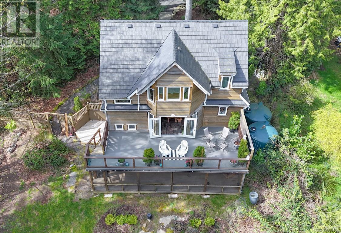 Property at 948 Canso Rd image 2