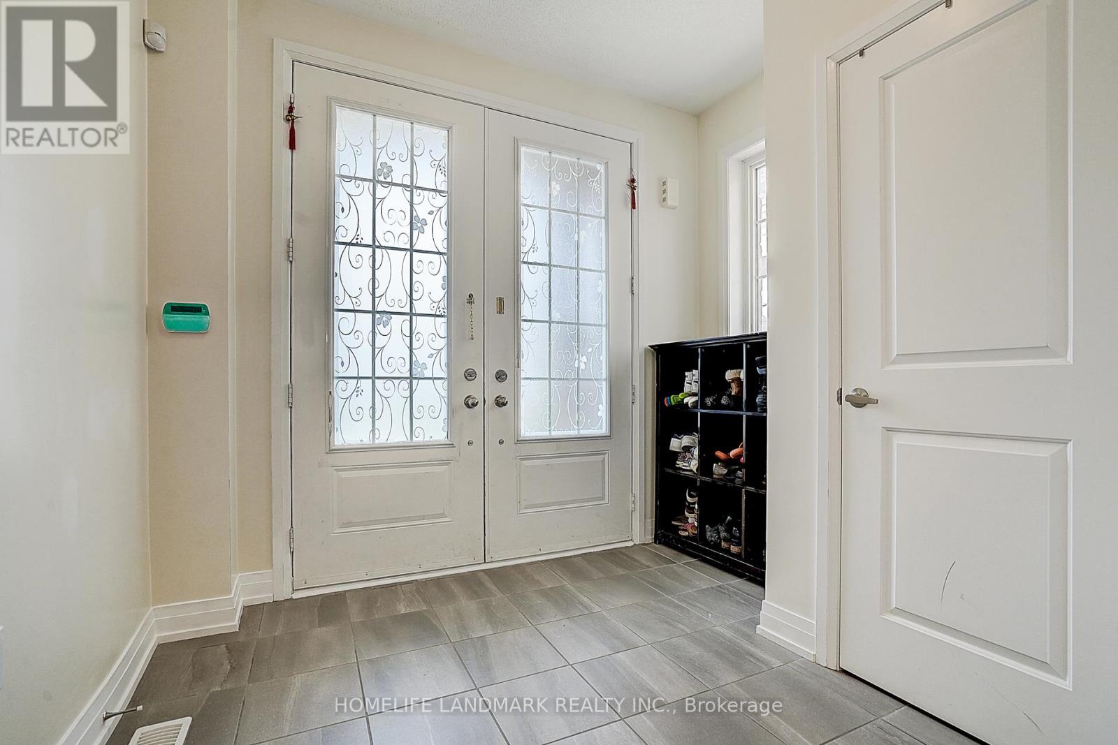 Property at 21 HAYERAFT STREET image 2