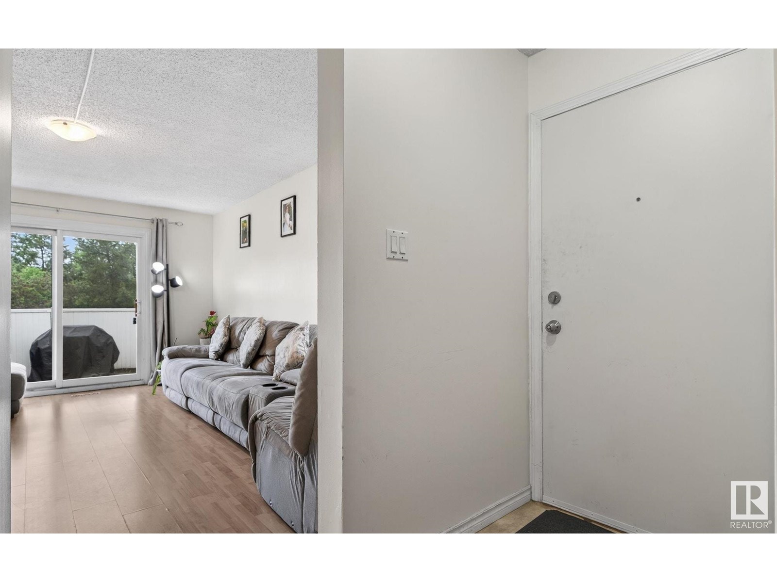 Property at 182 LANCASTER TC NW image 2